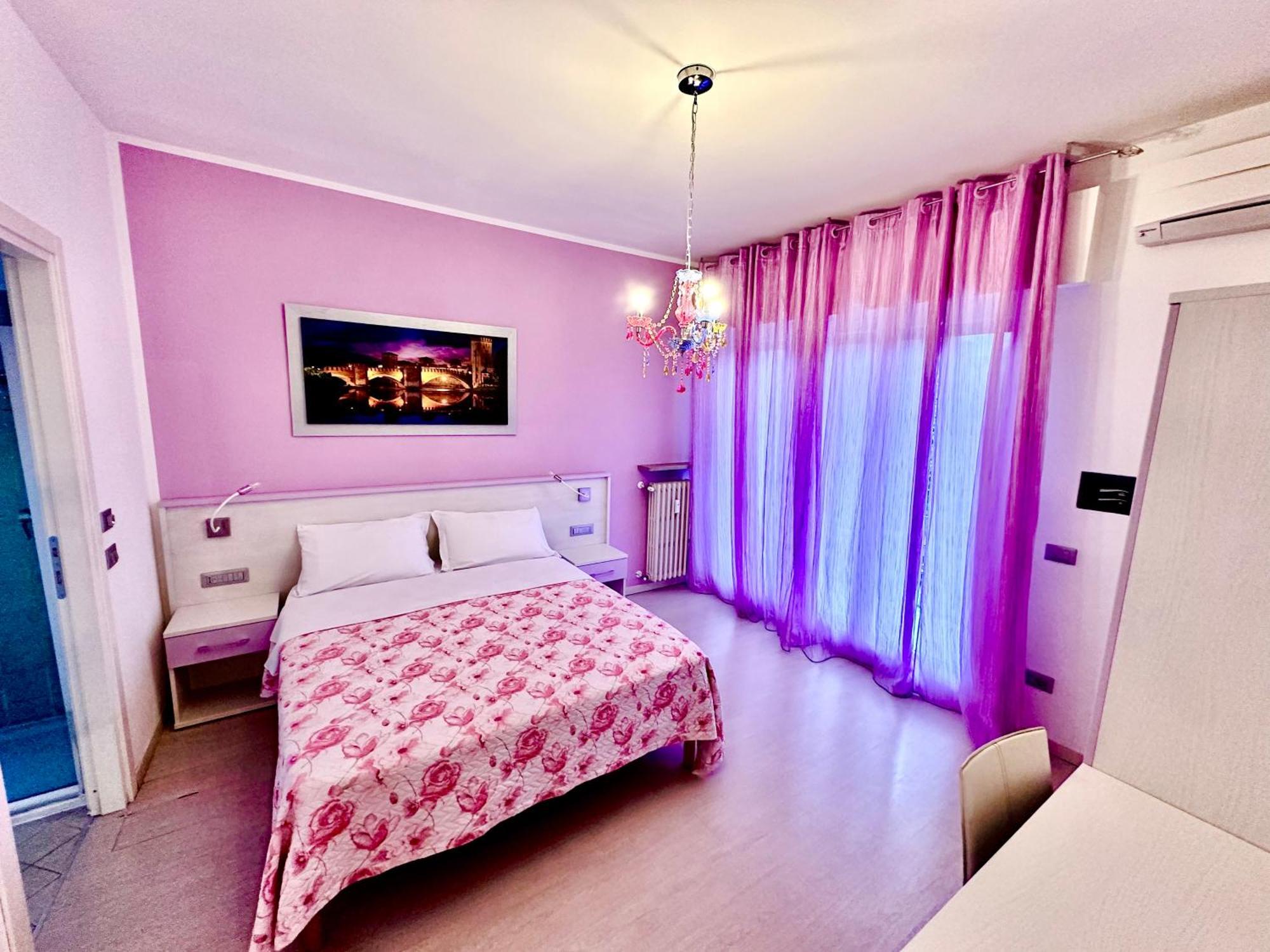 Ai Giardini Rooms -Vicino Ospedale Borgo Trento E Centro Storico 维罗纳 外观 照片
